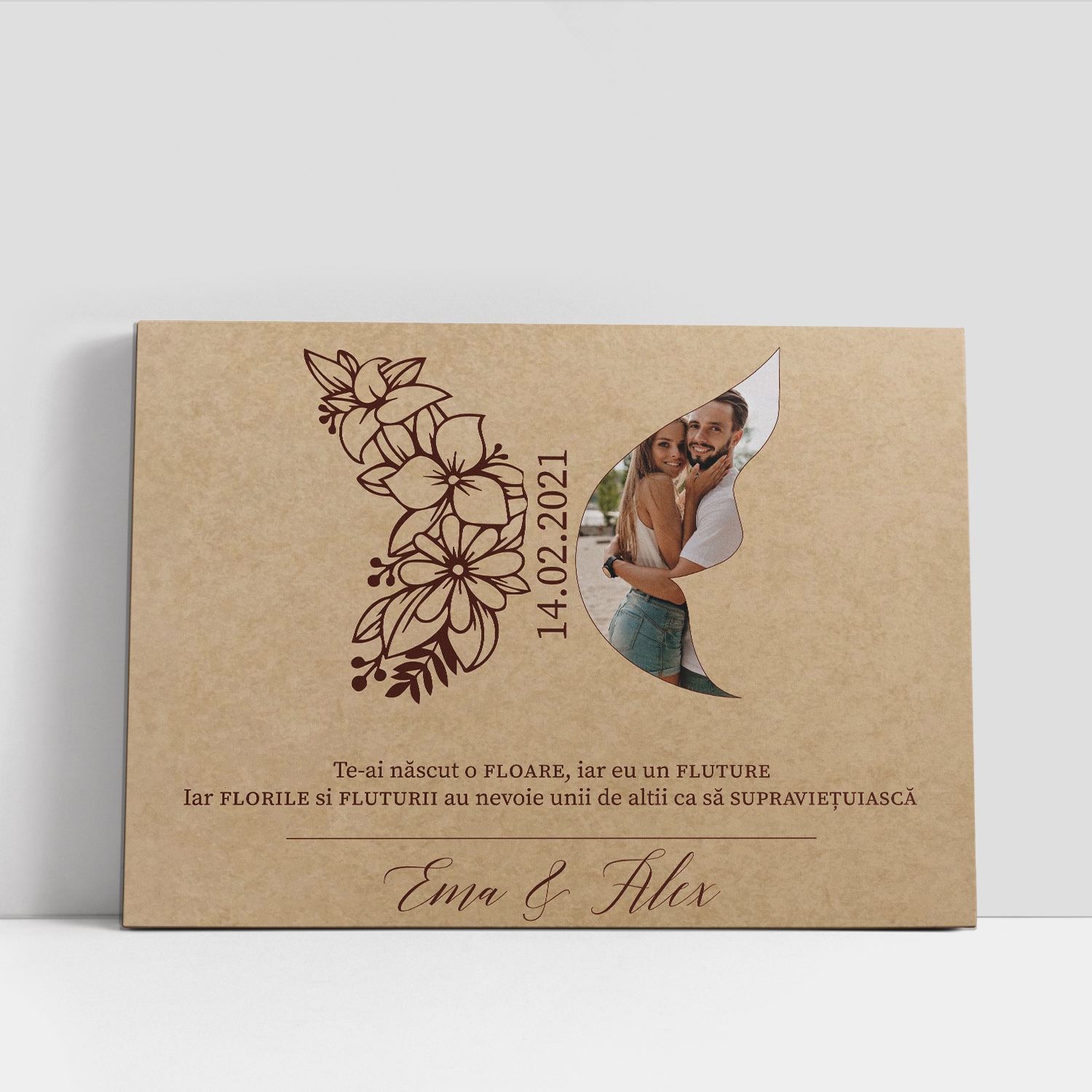 Tablou canvas personalizat cu poză, două nume și dată – Fluture Tablou canvas personalizat cu poză, două nume și dată – Fluture