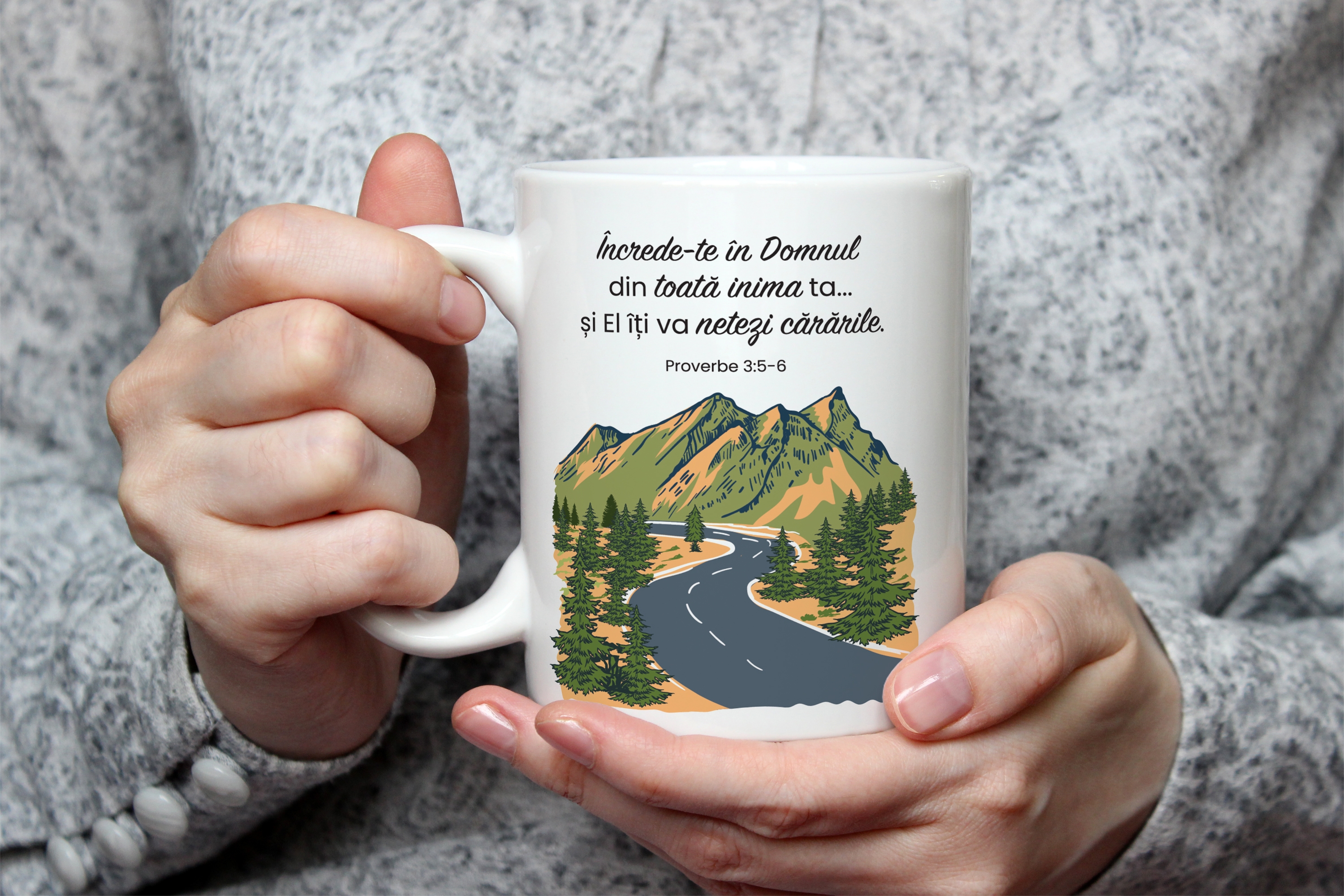 Cană personalizată cu verset biblic și nume - Încrede-te În Domnul Cană personalizată cu verset biblic și nume - Încrede-te În Domnul