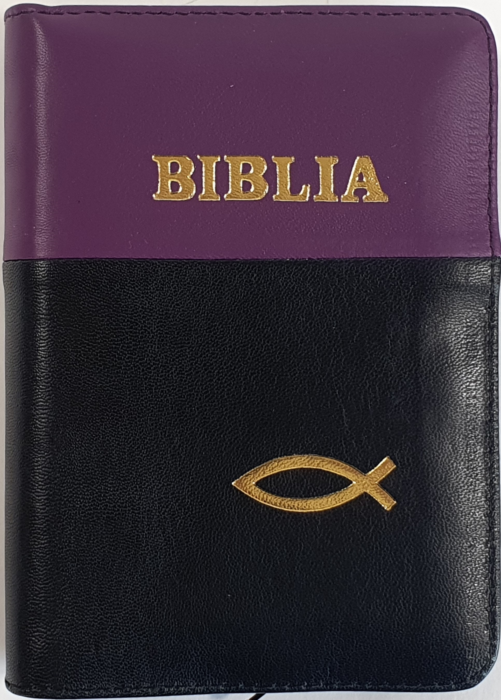 Biblie din piele,  marime mica, culoare mov cu negru, fermoar, margini albe,simbol peste, cuv. lui Isus in rosu [043 PF]