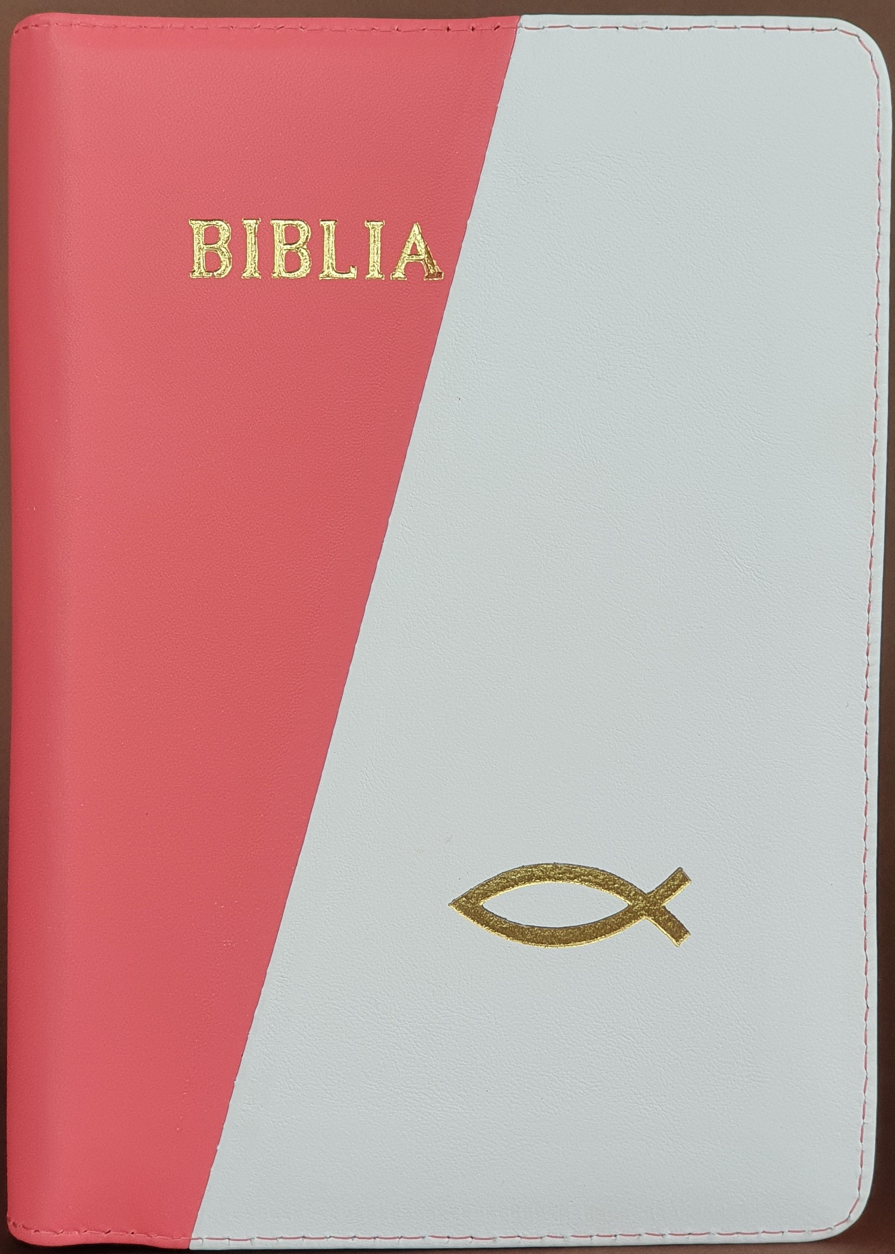 Biblia din piele, marime medie, culoare roz cu alb, fermoar,margini albe,simbol peste, cuv. lui Isus cu rosu [053]