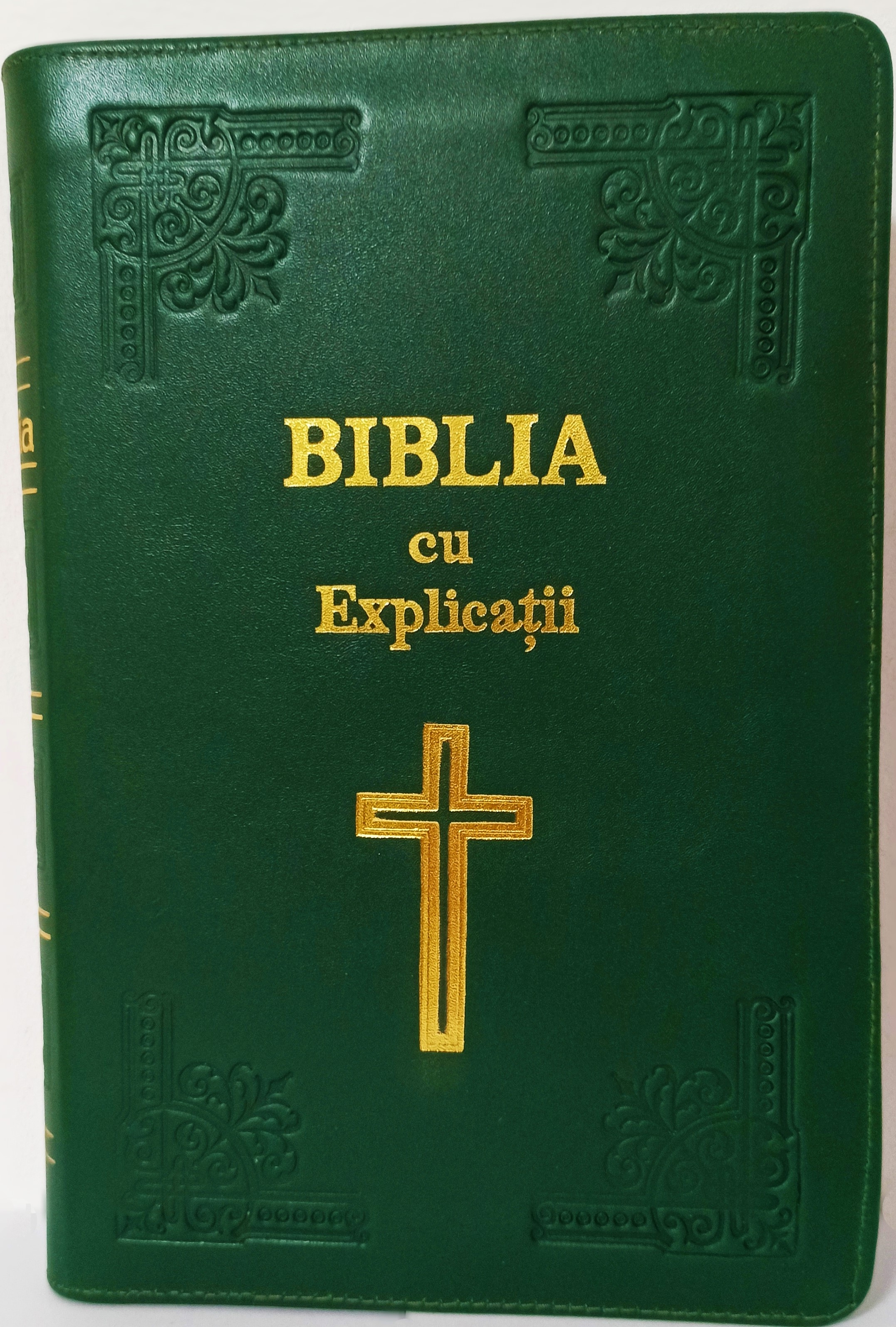 Biblia handmade, cu concordanta si explicatii, marime mare, piele, culoare verde iarba, fermoar, index, margini aurii, cu cruce, cuv. lui Isus cu rosu [CO 77 HMI]