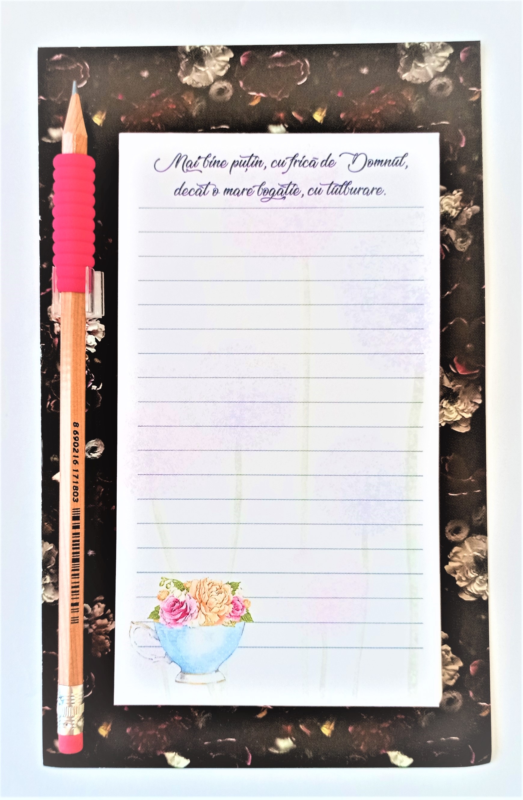 Carnetel cu magnet pentru frigider, cu creion - Mai bine putin, cu frica de Domnul Carnetel cu magnet pentru frigider, cu creion - Mai bine putin, cu frica de Domnul