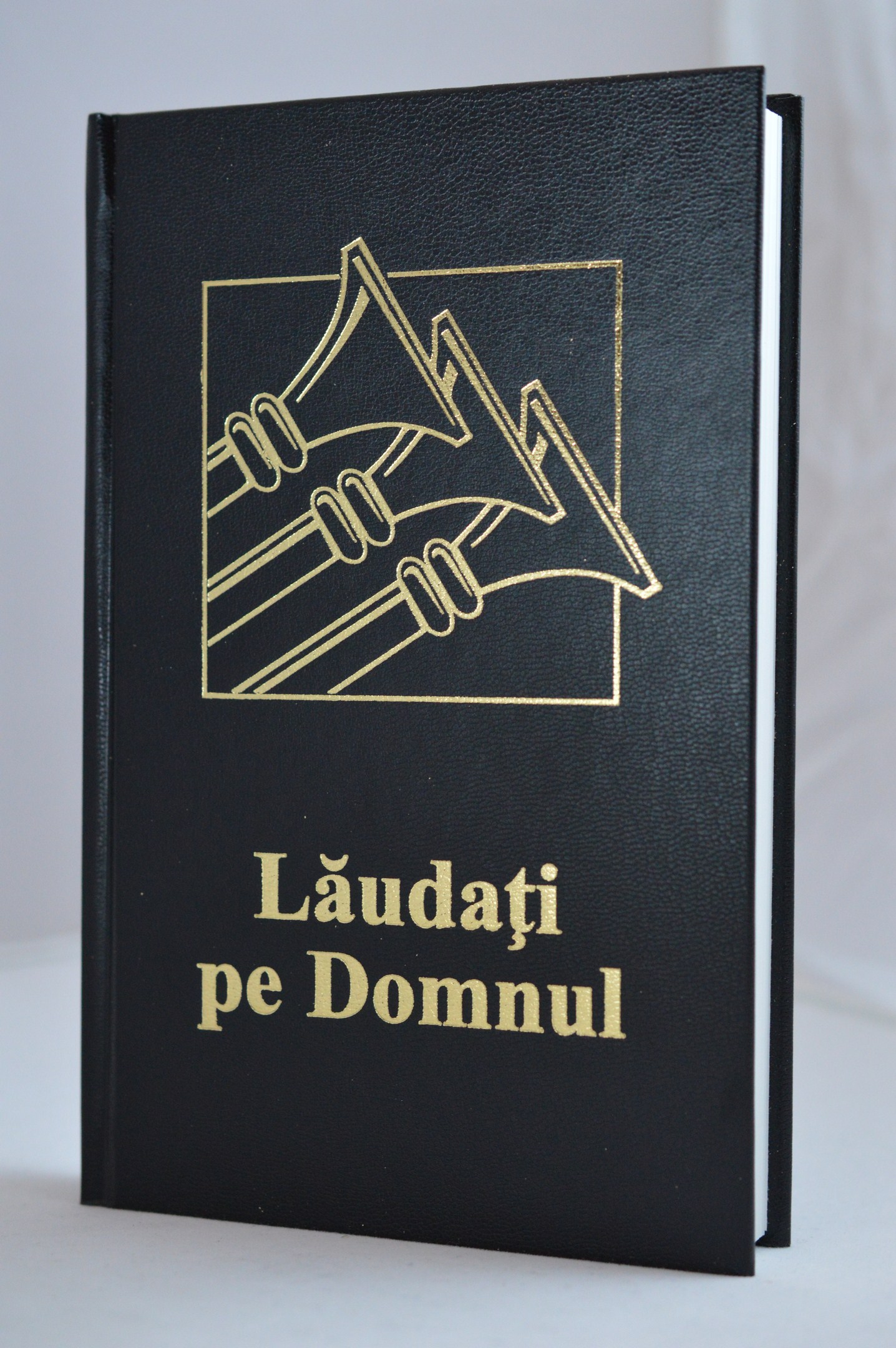 ANTICARIAT - Laudati pe Domnul, harfa crestina, coperta cartonata, 1615 cantari - editia 2017(DEFECTUL HARFEI ,lovituri pe coperta)