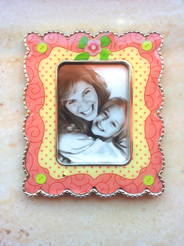 Rama foto magnetica - mama si copilul Rama foto magnetica - mama si copilul