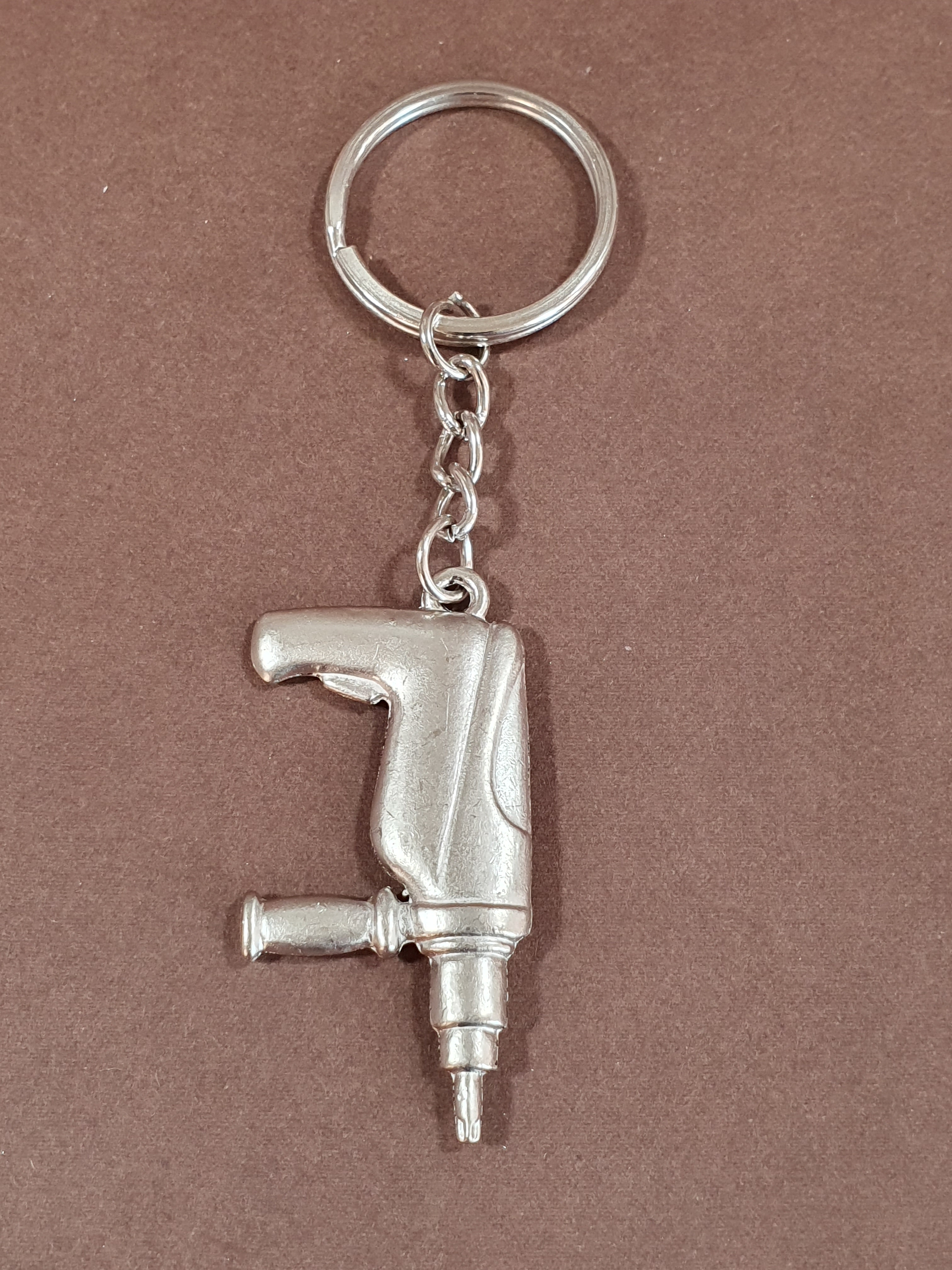 Breloc din metal - Diverse meserii - Masina de gaurit Breloc din metal - Diverse meserii - Masina de gaurit