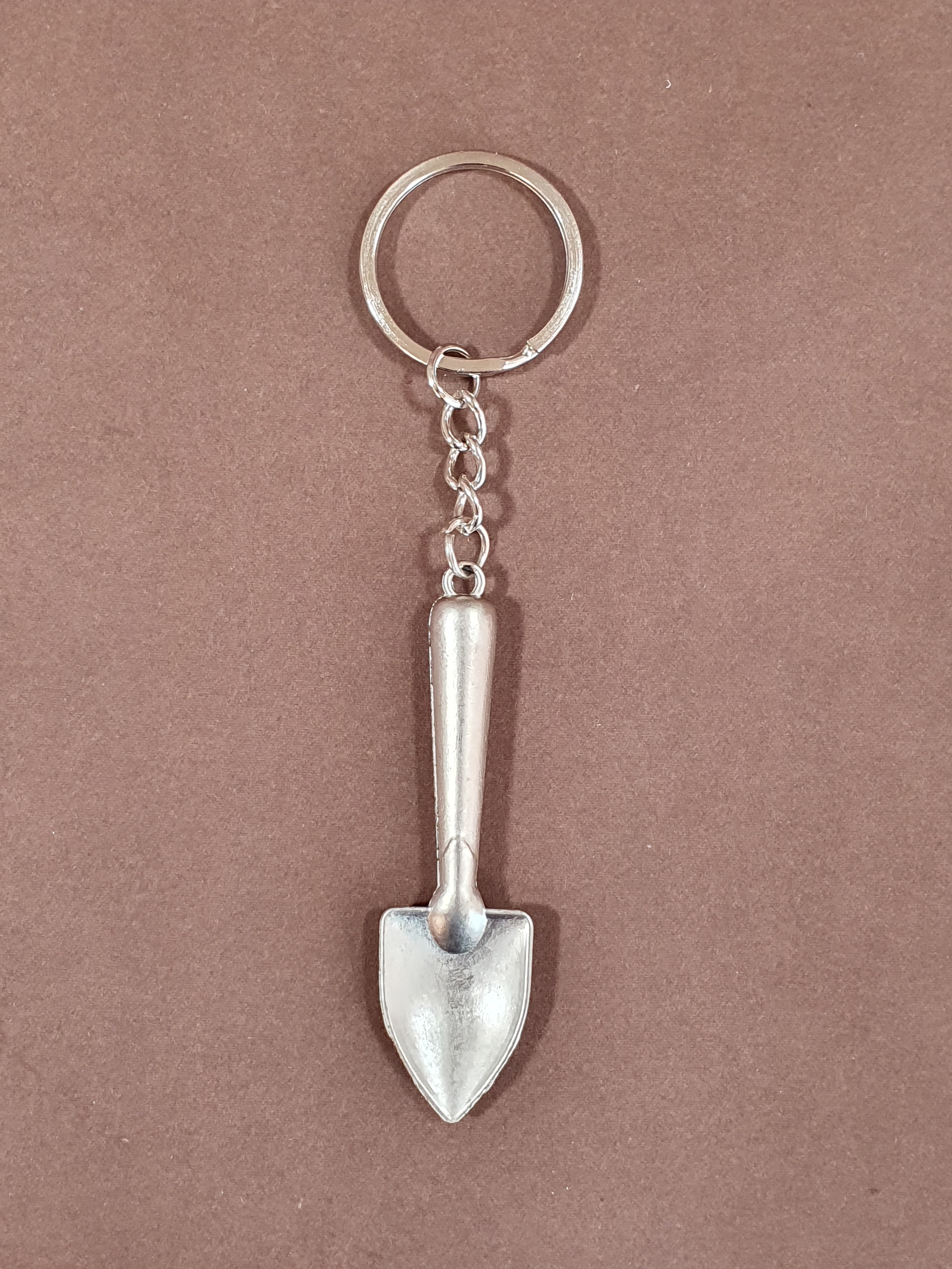 Breloc din metal - Diverse meserii - Cazma Breloc din metal - Diverse meserii - Cazma