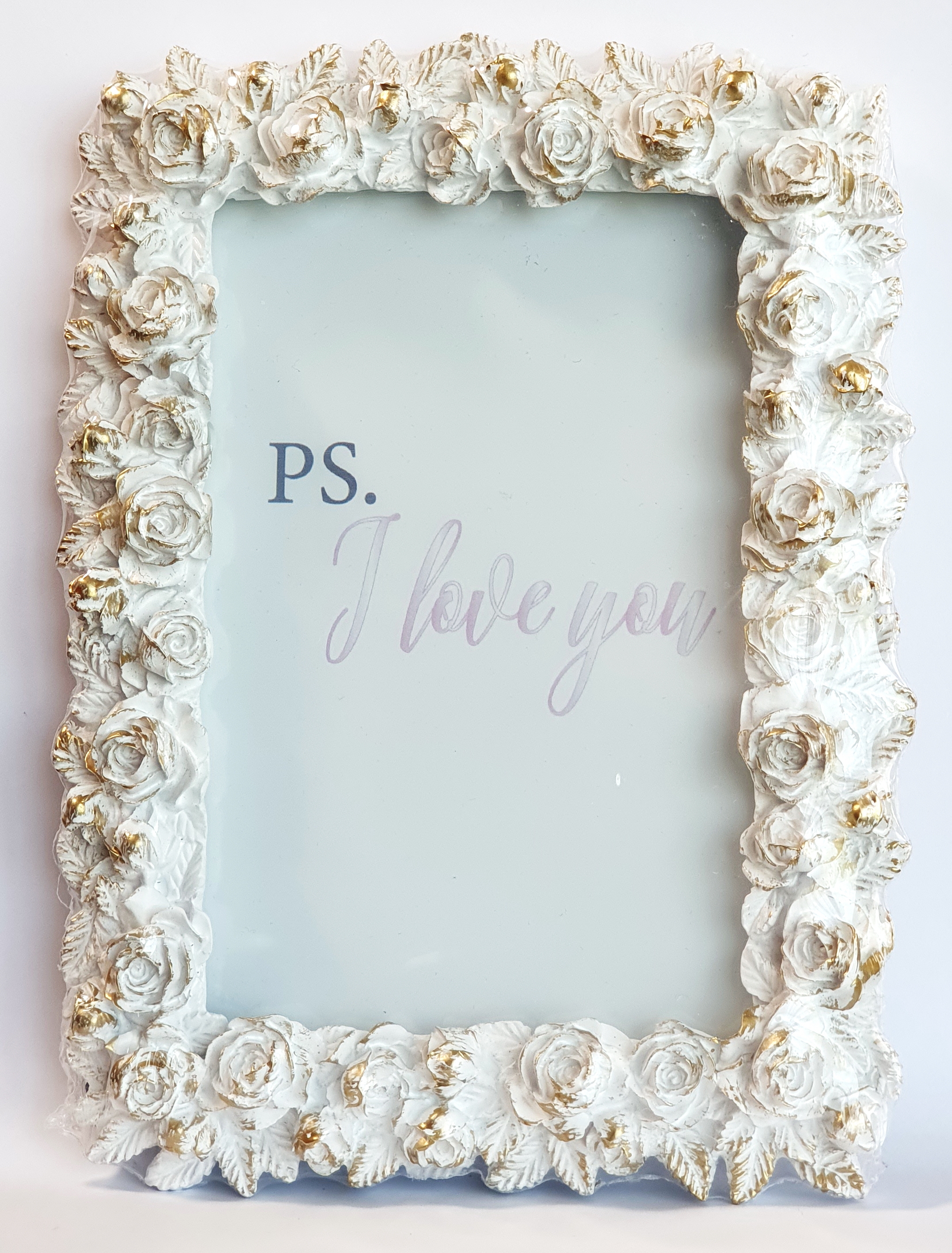 Rama foto cu model trandafiri, alb-auriu  - 1 poza de 10x15cm Rama foto cu model trandafiri, alb-auriu  - 1 poza de 10x15cm