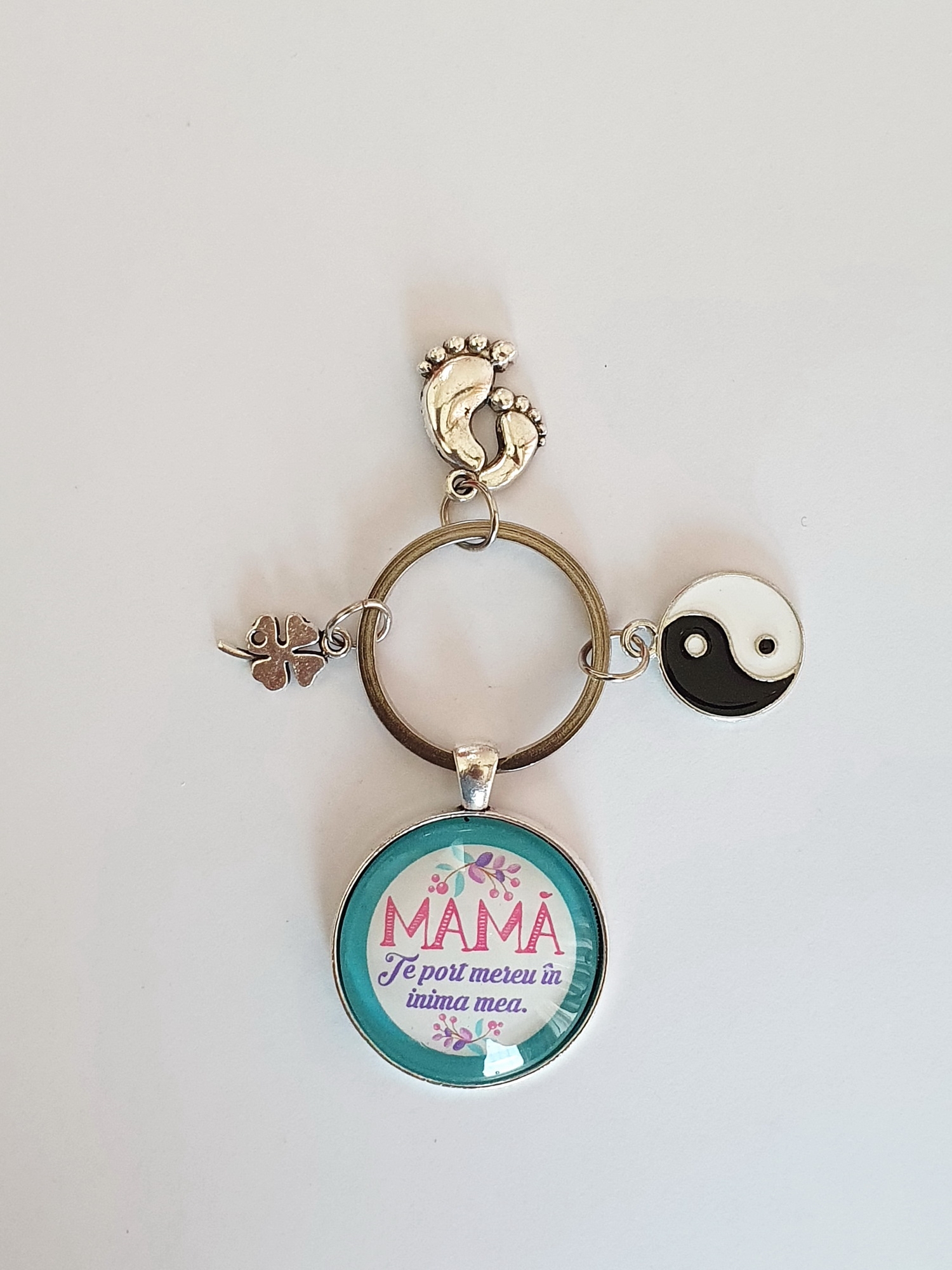 Breloc - Mama te port mereu... Breloc - Mama te port mereu...