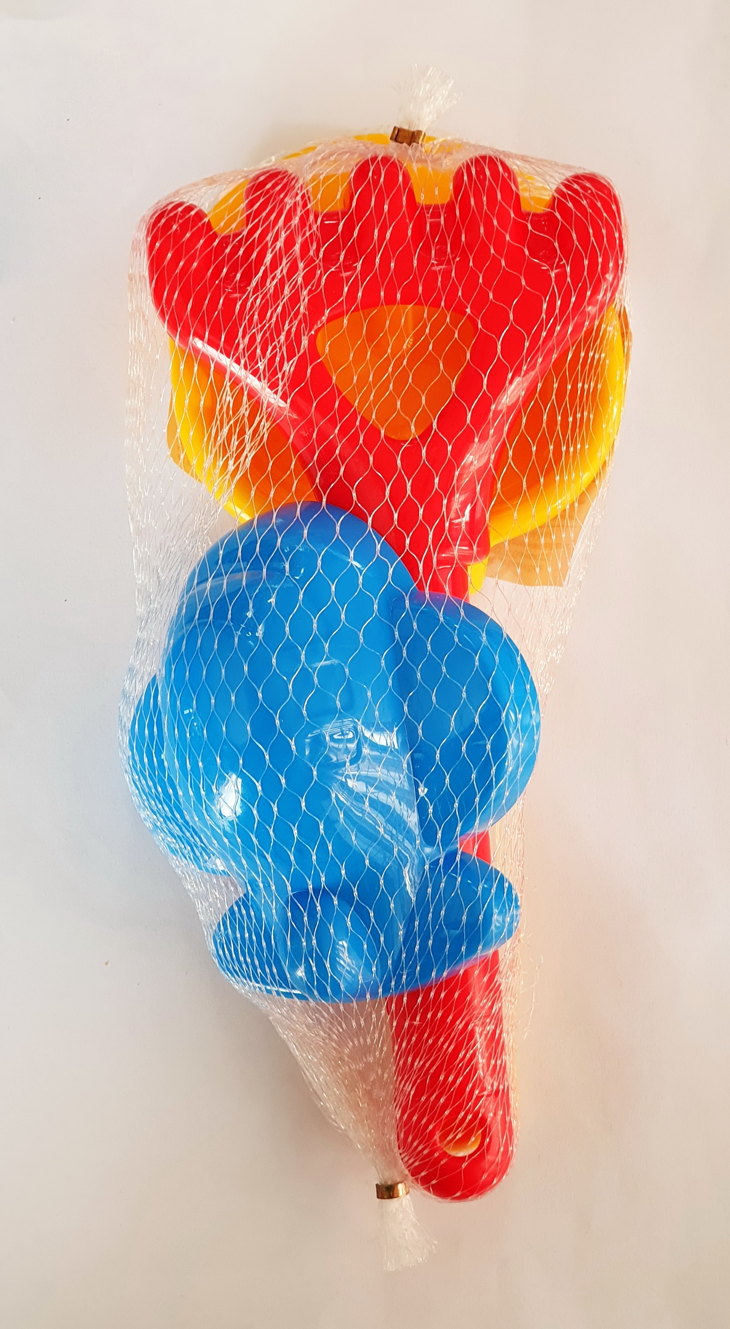 Set jucarii pentru nisip - Grebla si Lopata + 1 forma avion Set jucarii pentru nisip - Grebla si Lopata + 1 forma avion