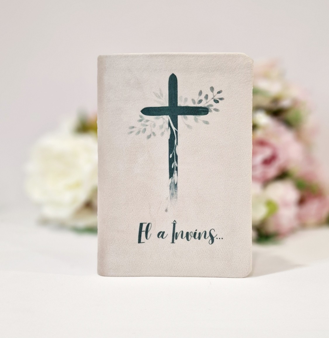 Biblia handmade, model 16, coperta de catifea, flexibila, marime medie, margini aurii, index, cuv. lui Isus cu rosu [SI 057 CAT]