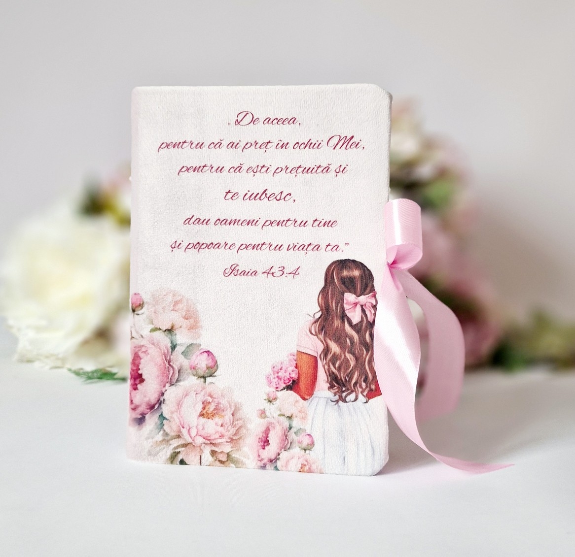 Biblia handmade, model 8, coperta de catifea, flexibila, cu panglică, marime medie, margini aurii, index, cuv. lui Isus cu rosu [SI 057 CAT]