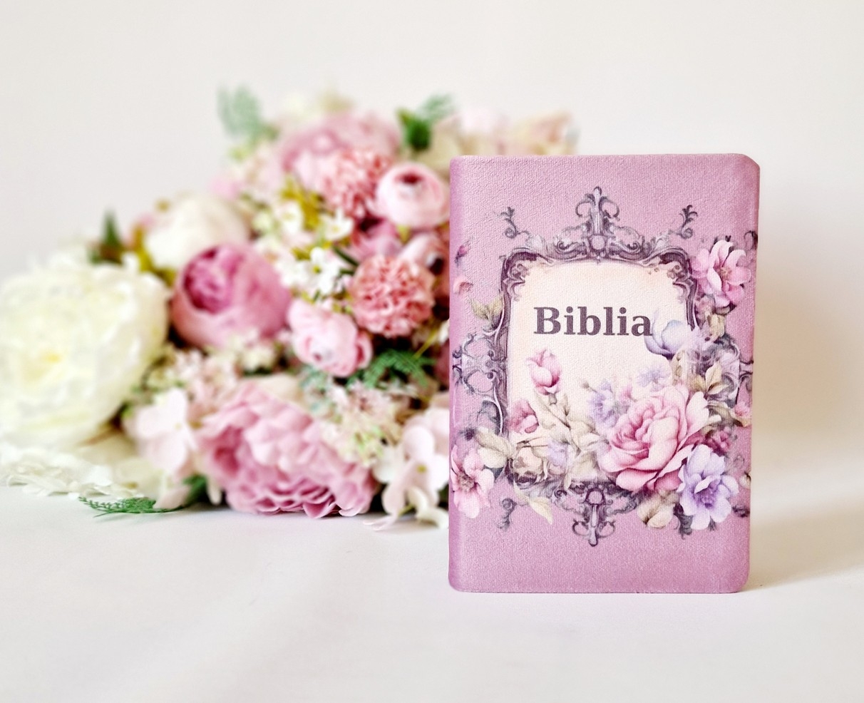 Biblia handmade, model 20, coperta de catifea, flexibila, marime medie, margini aurii, index, cuv. lui Isus cu rosu [SI 057 CAT]