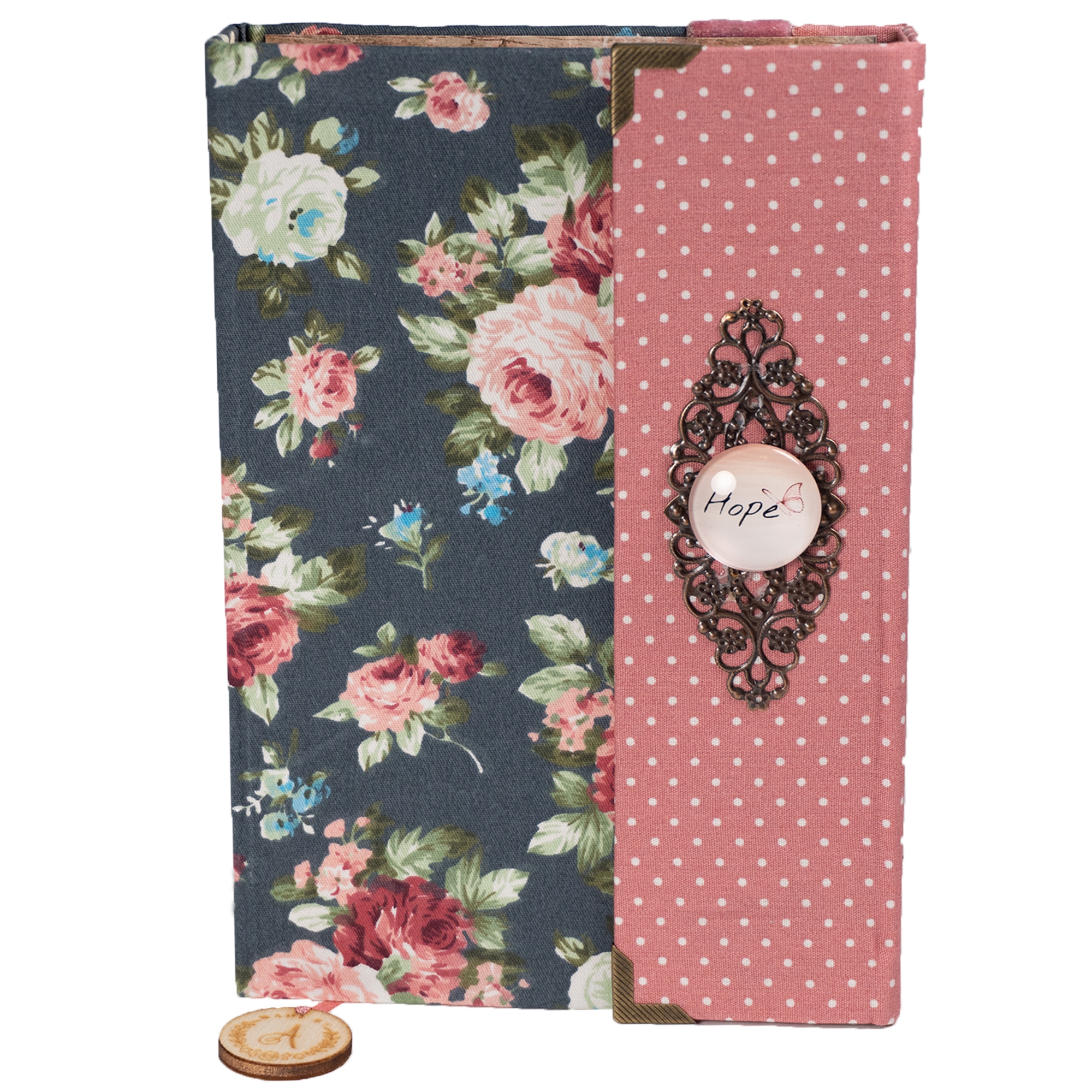 Biblia handmade, model 19, marime medie, inchidere cu clapeta, coperta tare textila, margini aurii, index, cuv. lui Isus cu rosu [SI 057 HM]