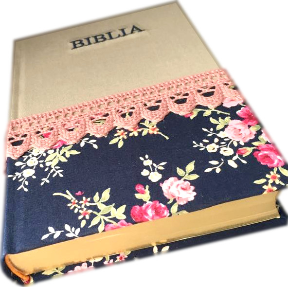 Biblia handmade, marime medie, coperta cartonata textila, model floral castaniu-bleu, margini aurii [SI 052 HM]
