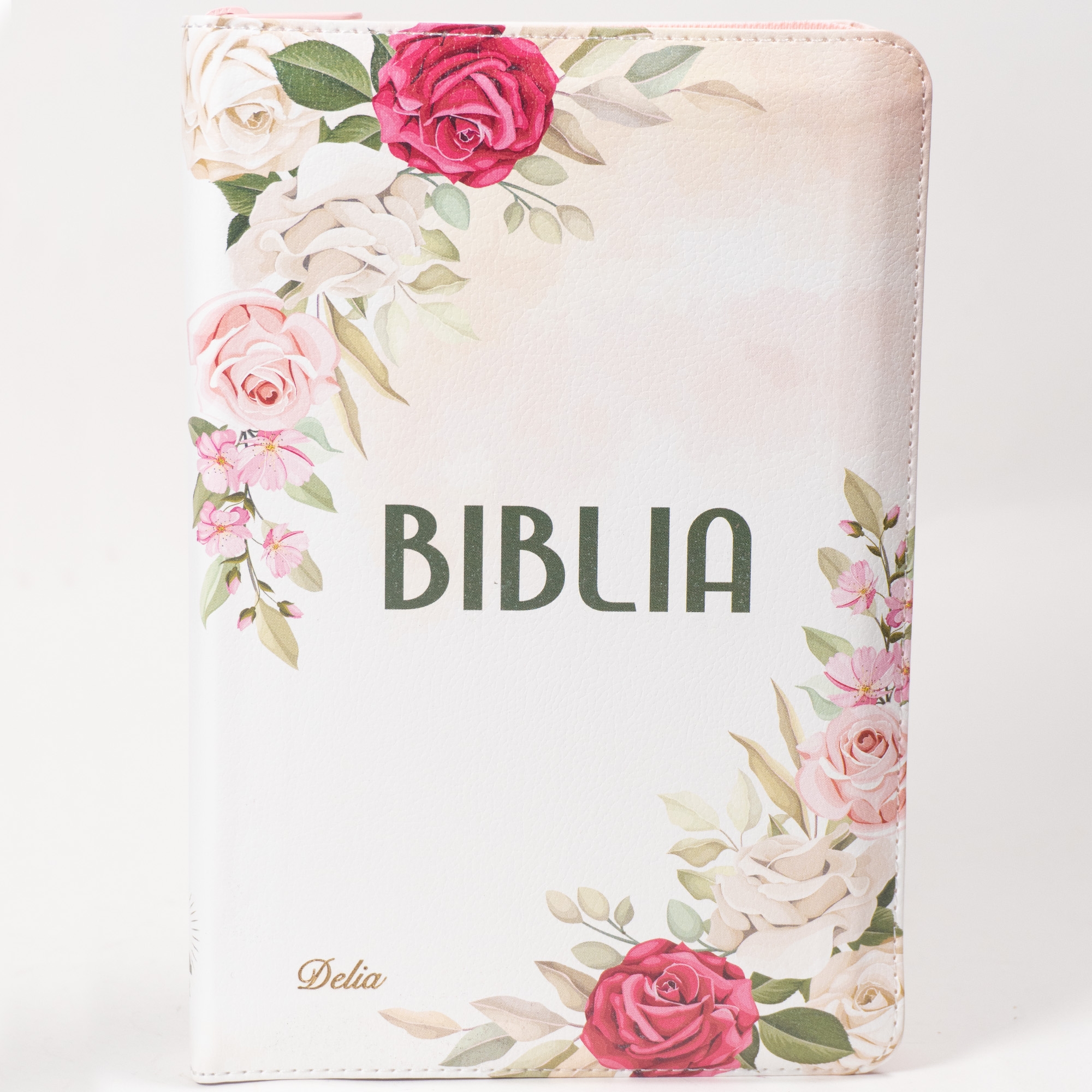 Biblie personalizată cu numele Delia - Biblie marime medie, piele ecologică, model floral alb, fermoar, index, margini aurii, cuv. lui Isus cu rosu [057 F]