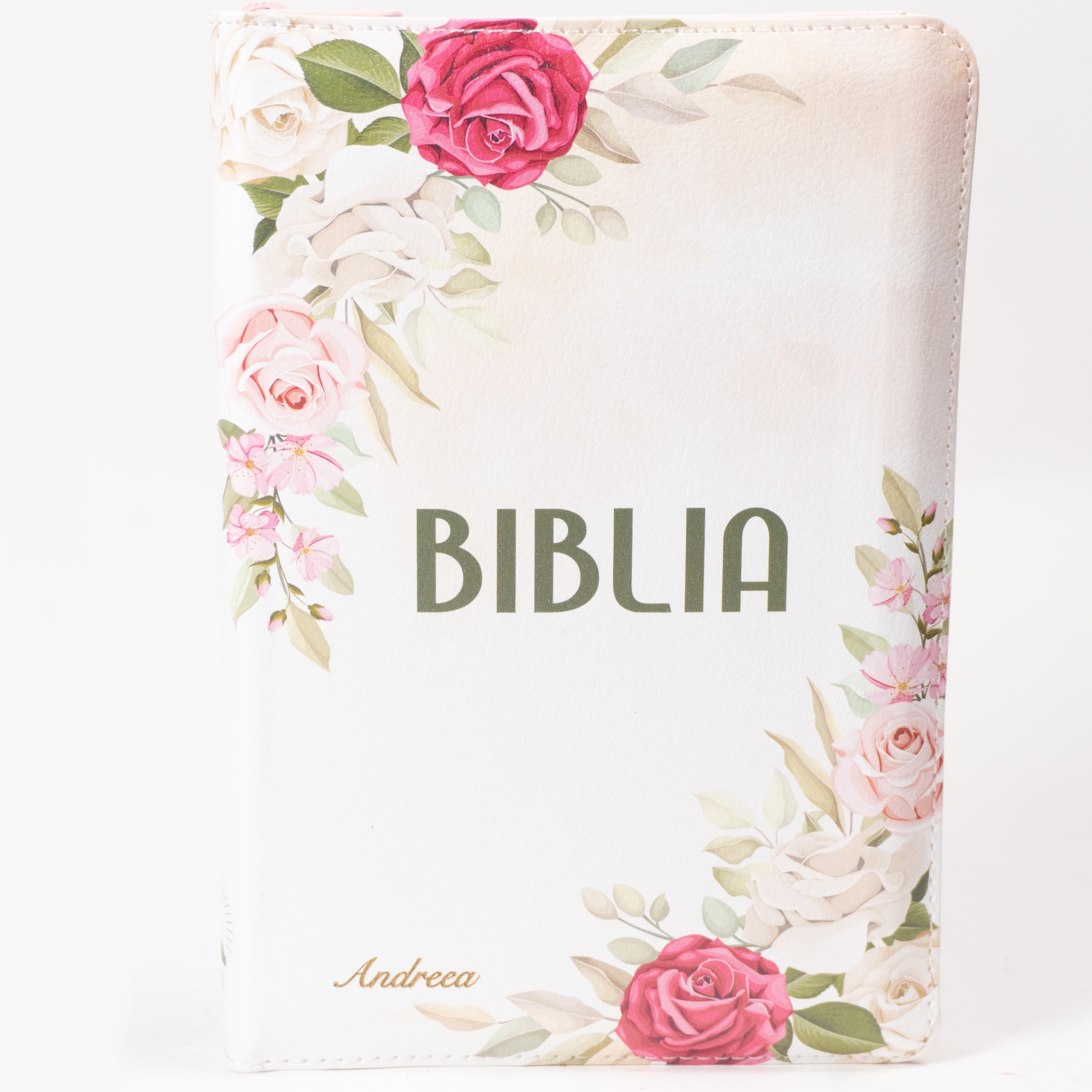 Biblie personalizată cu numele Andreea - Biblie marime medie, piele ecologică, model floral alb, fermoar, index, margini aurii, cuv. lui Isus cu rosu [057 F]