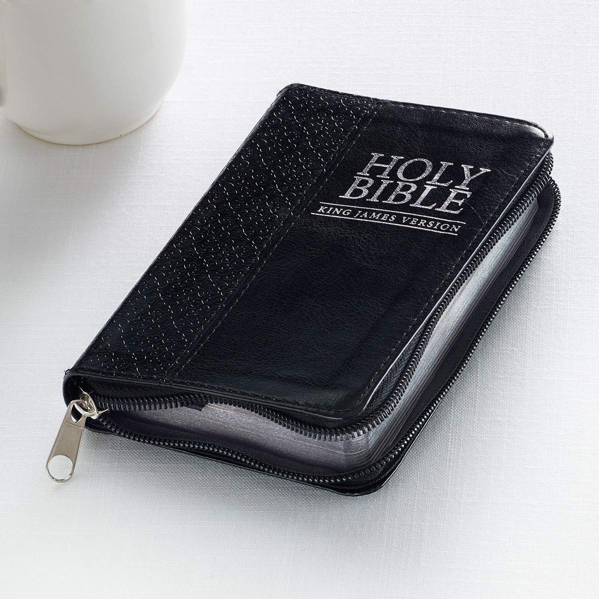 Biblia in limba engleza, de buzunar - KJV Mini Pocket Bible, soft leather, black, with zipper