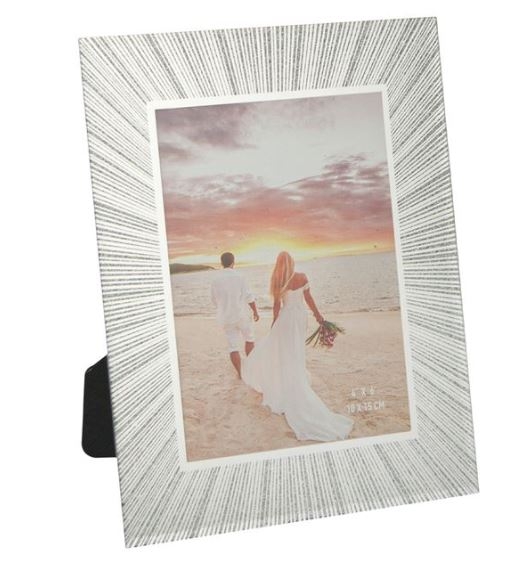 Rama foto argintie, oglinda - 1 poza de 10x15cm Rama foto argintie, oglinda - 1 poza de 10x15cm