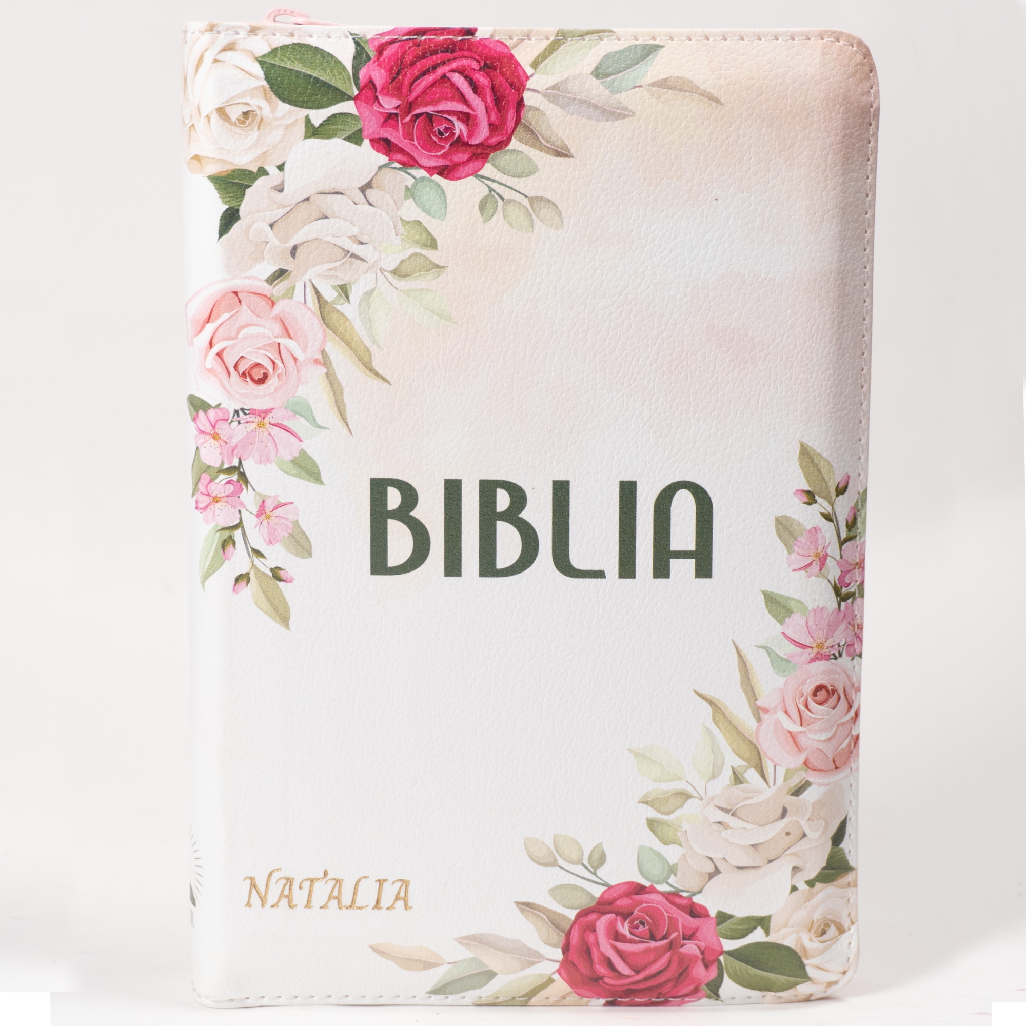 Biblie personalizată cu numele NATALIA - Biblie marime medie, piele ecologică, model floral alb, fermoar, index, margini aurii, cuv. lui Isus cu rosu [057 F]