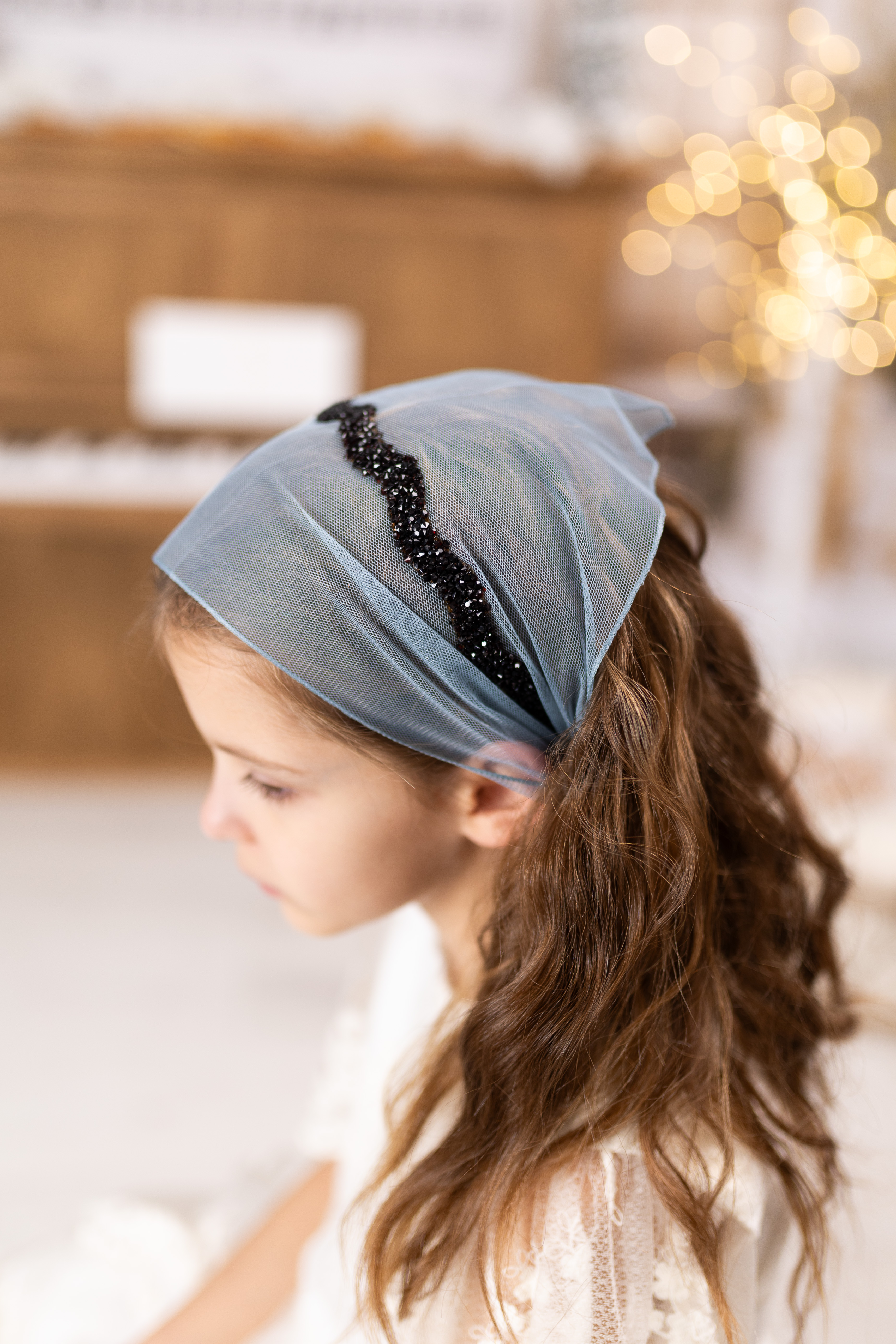 Batic din tul - Turcoaz cu accesoriu din pietre negre