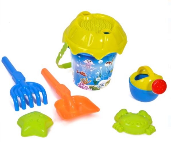 Set jucarii pentru nisip - Galeata, albastra + 5 accesorii - Animale marine (16x18cm) Set jucarii pentru nisip - Galeata, albastra + 5 accesorii - Animale marine (16x18cm)