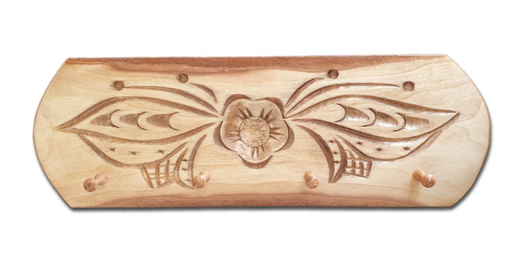 Cuier, suport chei - din lemn cu modele de flori ( 34.5x11.5cm) Cuier, suport chei - din lemn cu modele de flori ( 34.5x11.5cm)