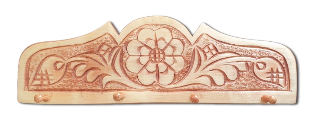 Cuier, suport chei - din lemn cu modele de flori ( 33x10.5cm) Cuier, suport chei - din lemn cu modele de flori ( 33x10.5cm)