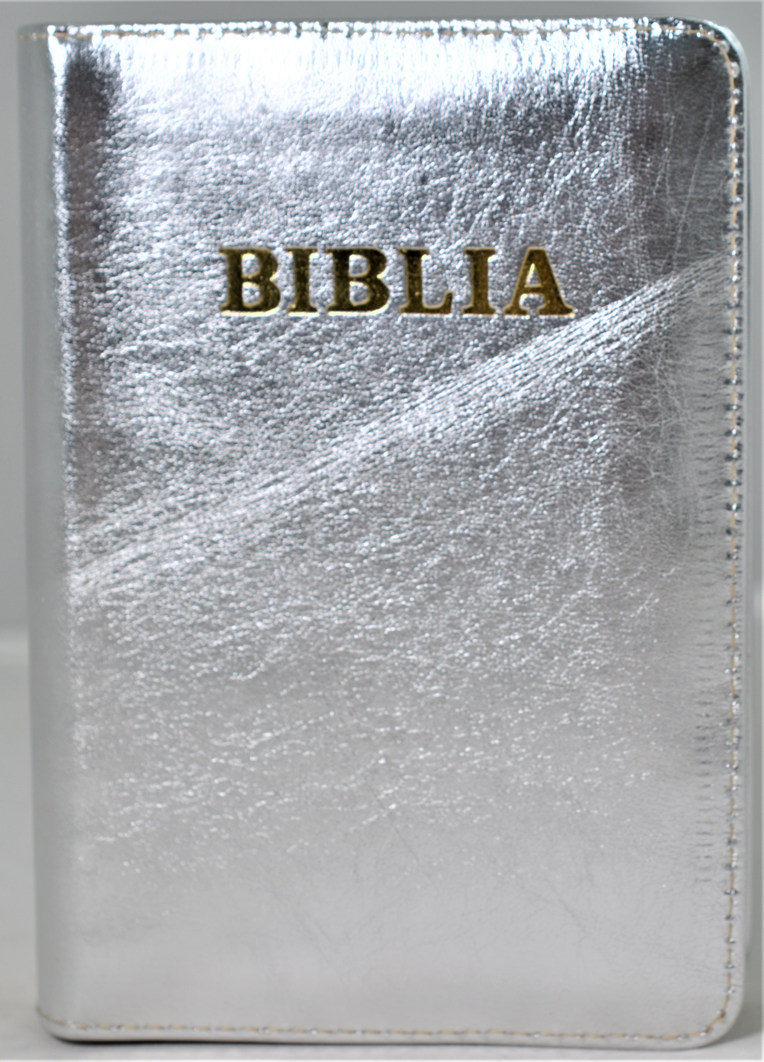 Biblie din piele, marime medie, argintiu sidefat, fermoar, index, margini aurii, cuv. lui Isus cu rosu [SB 057 PFI]