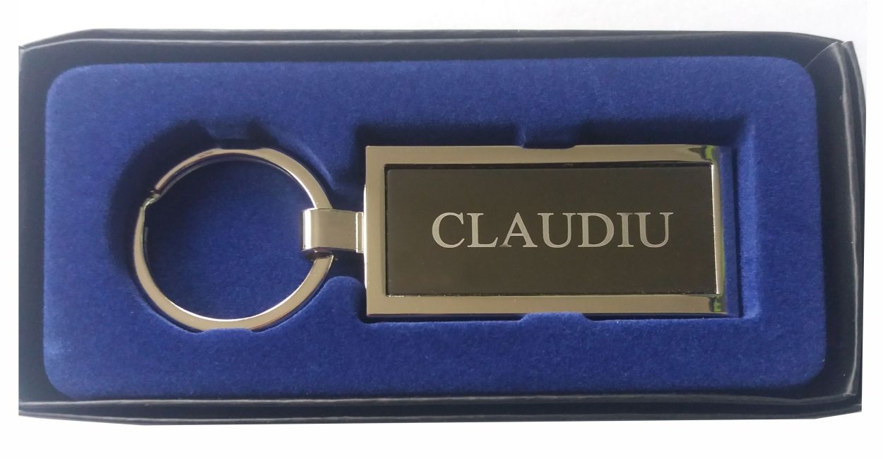 Breloc gravat barbatesc - Claudiu ( 8 cm x 2.5 cm ) Breloc gravat barbatesc - Claudiu ( 8 cm x 2.5 cm )