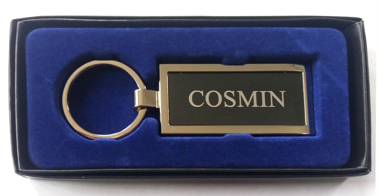 Breloc gravat barbatesc - Cosmin ( 8 cm x 2.5 cm ) Breloc gravat barbatesc - Cosmin ( 8 cm x 2.5 cm )