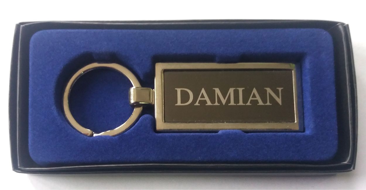 Breloc gravat barbatesc - Damian ( 8 cm x 2.5 cm ) Breloc gravat barbatesc - Damian ( 8 cm x 2.5 cm )