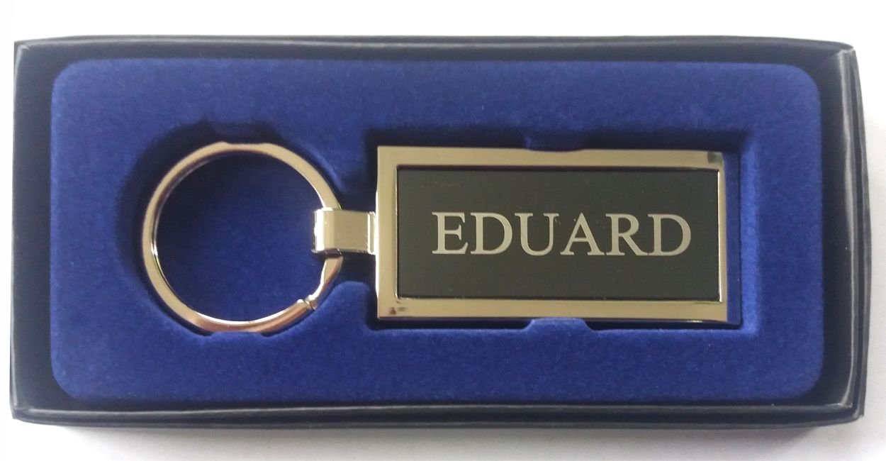 Breloc gravat barbatesc - Eduard ( 8 cm x 2.5 cm ) Breloc gravat barbatesc - Eduard ( 8 cm x 2.5 cm )