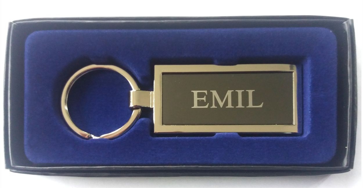 Breloc gravat barbatesc - Emil ( 8 cm x 2.5 cm ) Breloc gravat barbatesc - Emil ( 8 cm x 2.5 cm )