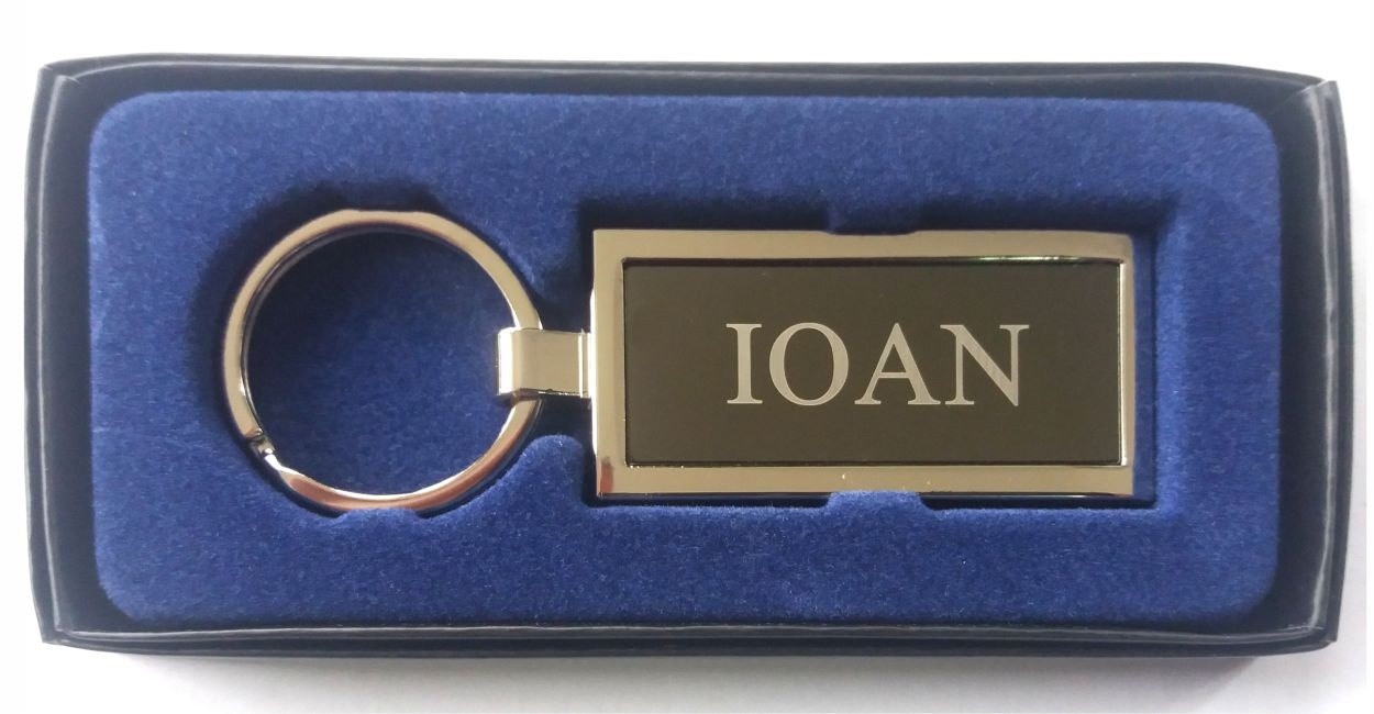 Breloc gravat barbatesc - Ioan ( 8 cm x 2.5 cm ) Breloc gravat barbatesc - Ioan ( 8 cm x 2.5 cm )