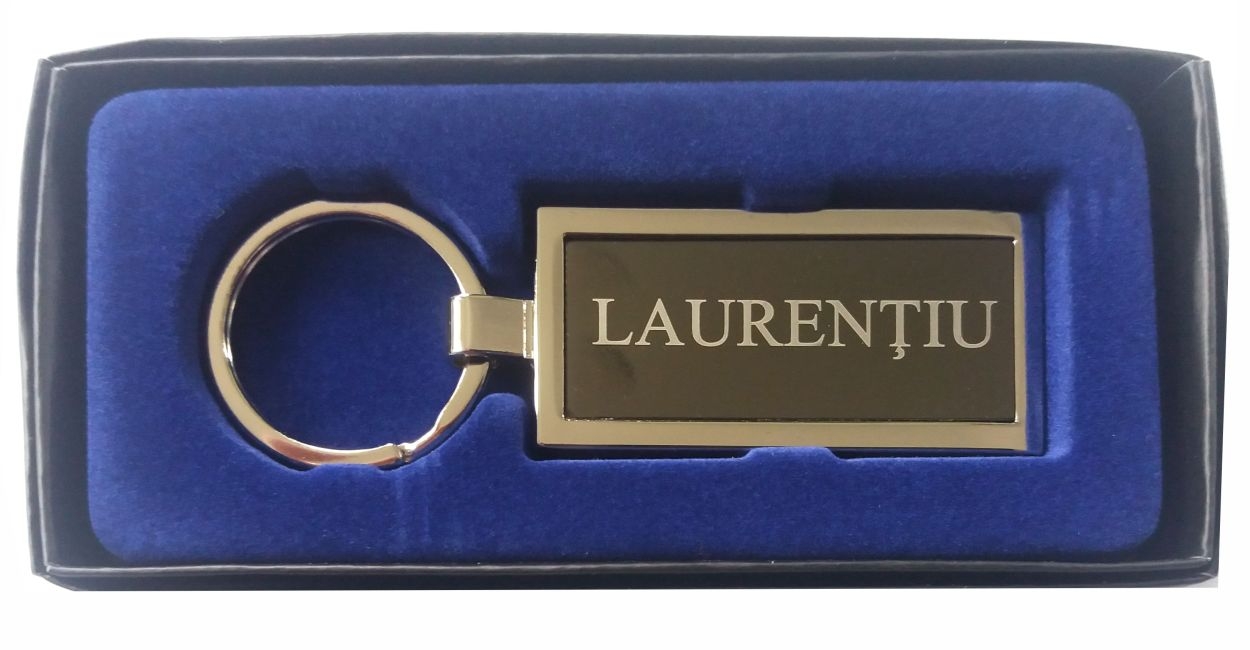 Breloc gravat barbatesc - Laurentiu ( 8 cm x 2.5 cm ) Breloc gravat barbatesc - Laurentiu ( 8 cm x 2.5 cm )