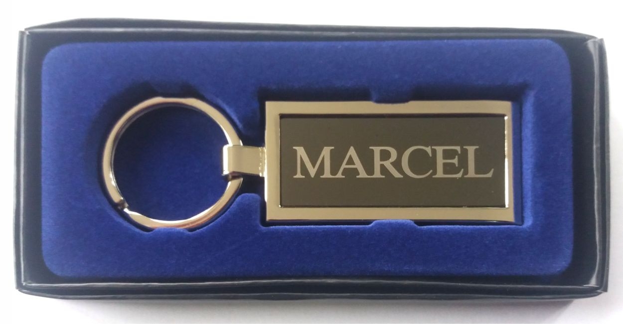 Breloc gravat barbatesc - Marcel ( 8 cm x 2.5 cm ) Breloc gravat barbatesc - Marcel ( 8 cm x 2.5 cm )