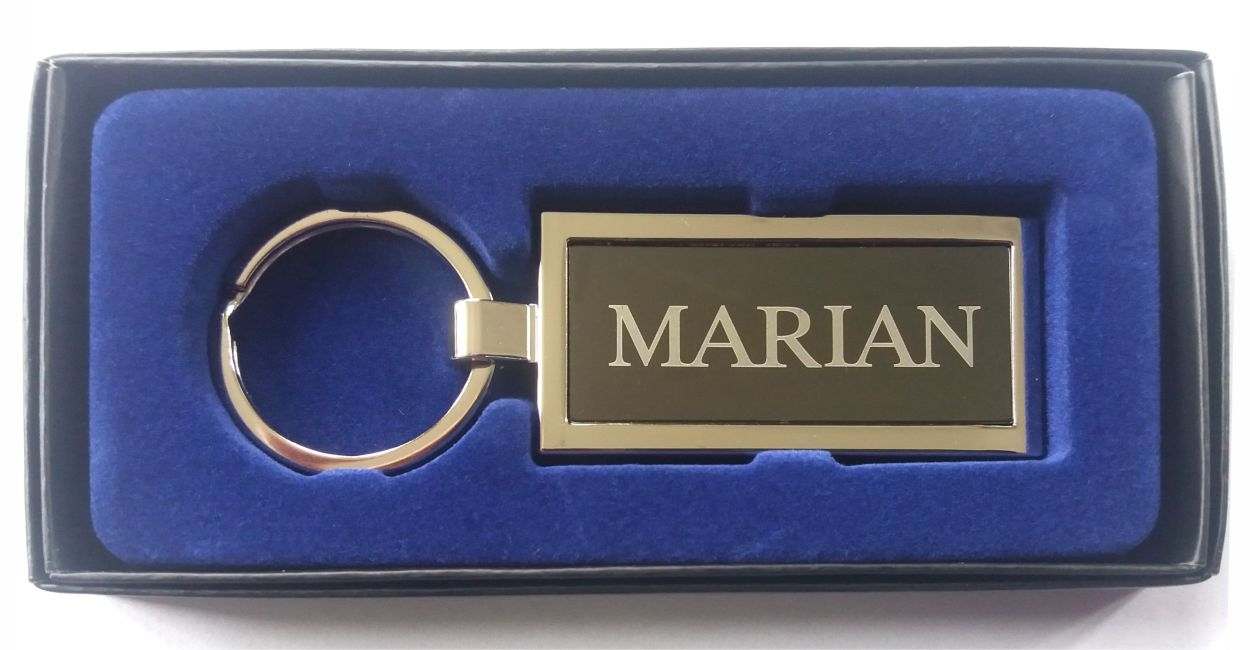Breloc gravat barbatesc - Marian ( 8 cm x 2.5 cm ) Breloc gravat barbatesc - Marian ( 8 cm x 2.5 cm )
