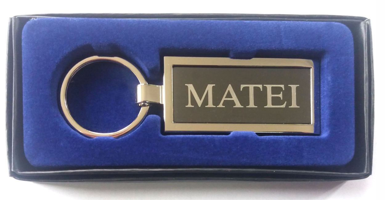 Breloc gravat barbatesc - Matei ( 8 cm x 2.5 cm ) Breloc gravat barbatesc - Matei ( 8 cm x 2.5 cm )