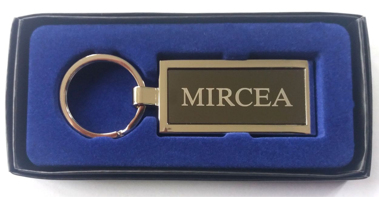 Breloc gravat barbatesc - Mircea ( 8 cm x 2.5 cm ) Breloc gravat barbatesc - Mircea ( 8 cm x 2.5 cm )