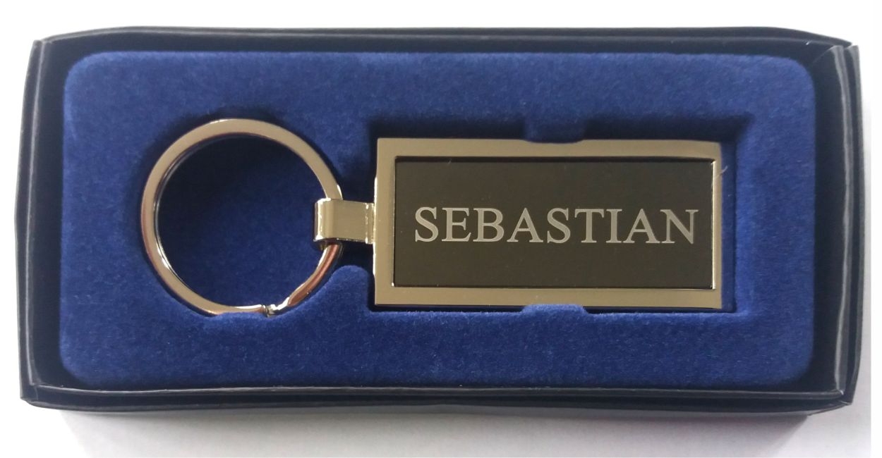Breloc gravat barbatesc - Sebastian ( 8 cm x 2.5 cm ) Breloc gravat barbatesc - Sebastian ( 8 cm x 2.5 cm )