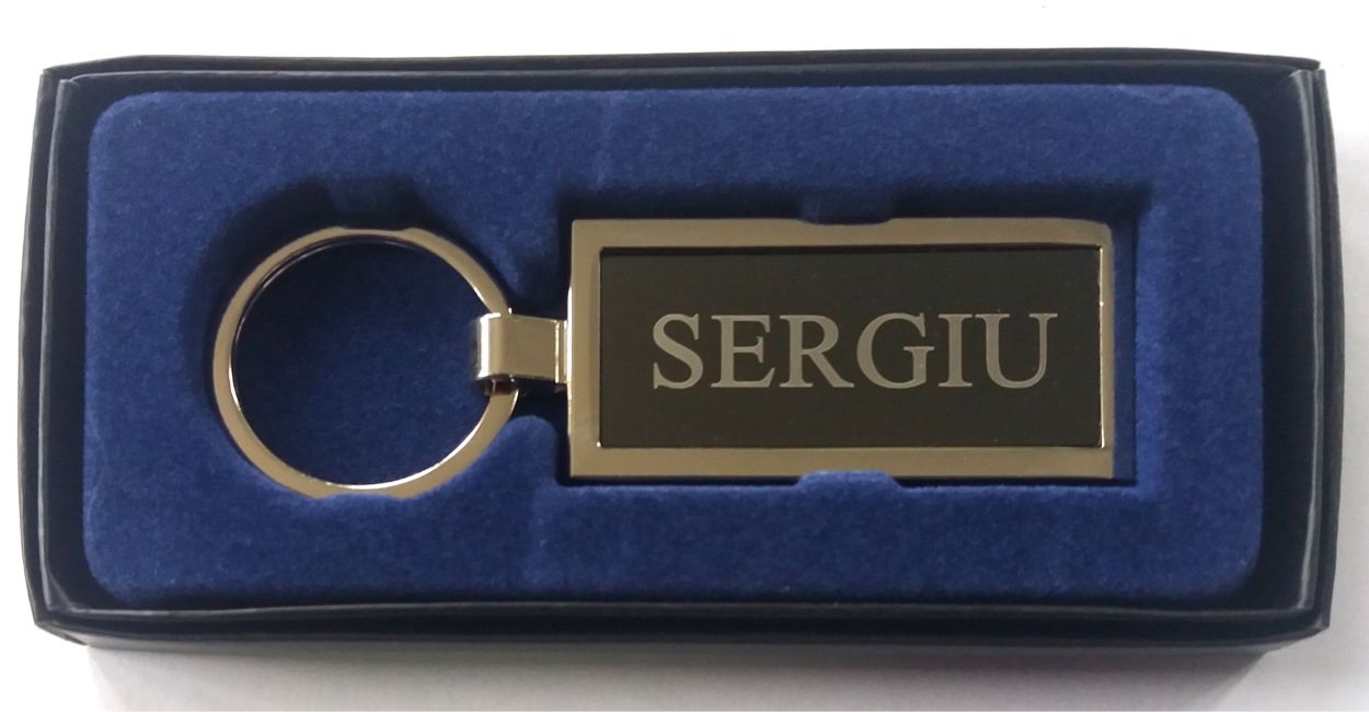 Breloc gravat barbatesc - Sergiu ( 8 cm x 2.5 cm ) Breloc gravat barbatesc - Sergiu ( 8 cm x 2.5 cm )
