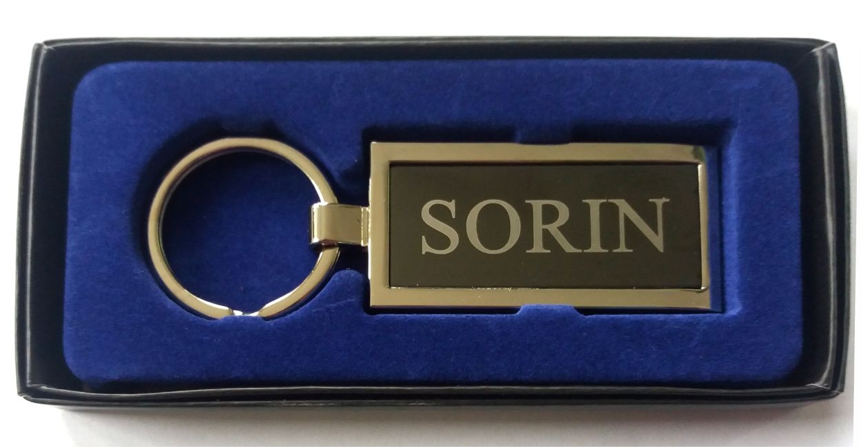 Breloc gravat barbatesc - Sorin ( 8 cm x 2.5 cm ) Breloc gravat barbatesc - Sorin ( 8 cm x 2.5 cm )