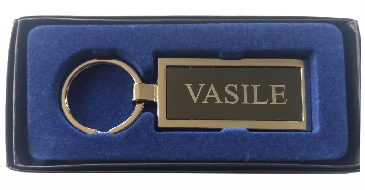 Breloc gravat barbatesc - Vasile ( 8 cm x 2.5 cm ) Breloc gravat barbatesc - Vasile ( 8 cm x 2.5 cm )