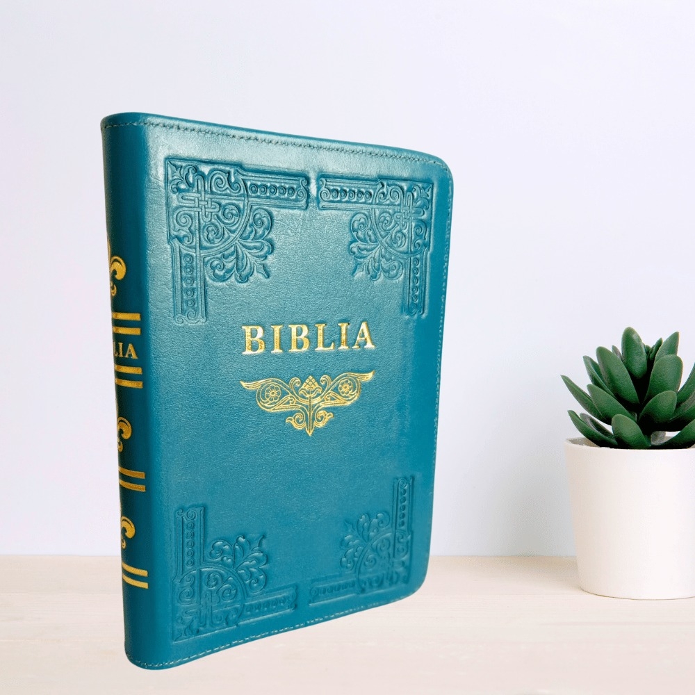 Biblia din piele, handmade, marime medie, culoare albastră, margini aurii cu index,cu fermoar, cuv. lui Isus cu rosu [057 HM]