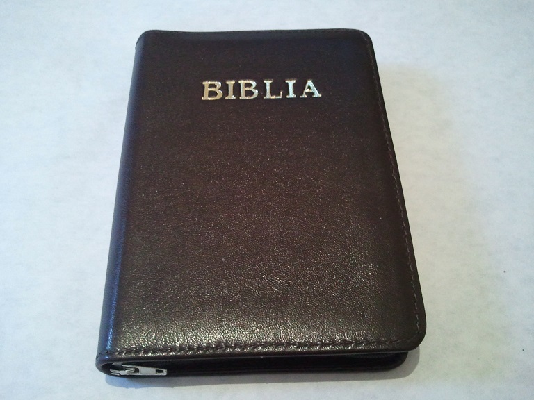 Biblia din piele, mica, neagra, fermoar [043]