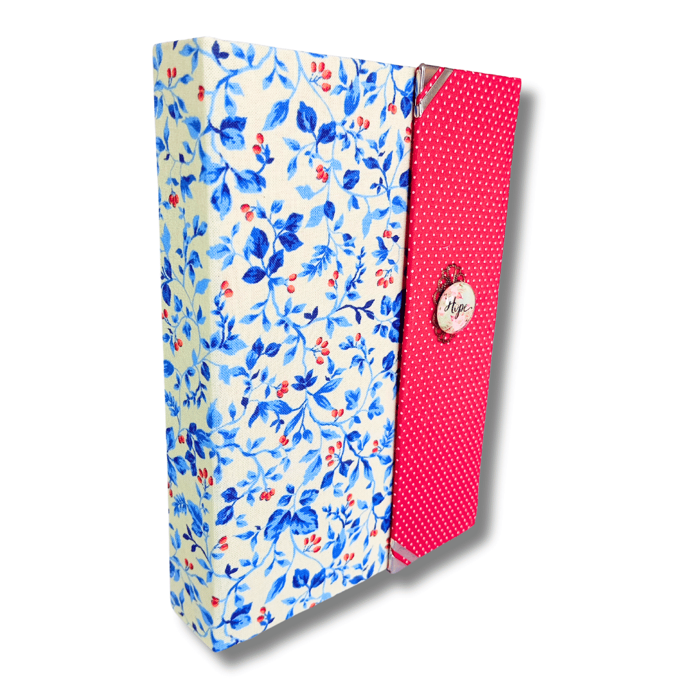 Biblia handmade, model 8, marime medie, inchidere cu clapeta, coperta tare textila, margini aurii, index, cuv. lui Isus cu rosu [SI 057 HM]