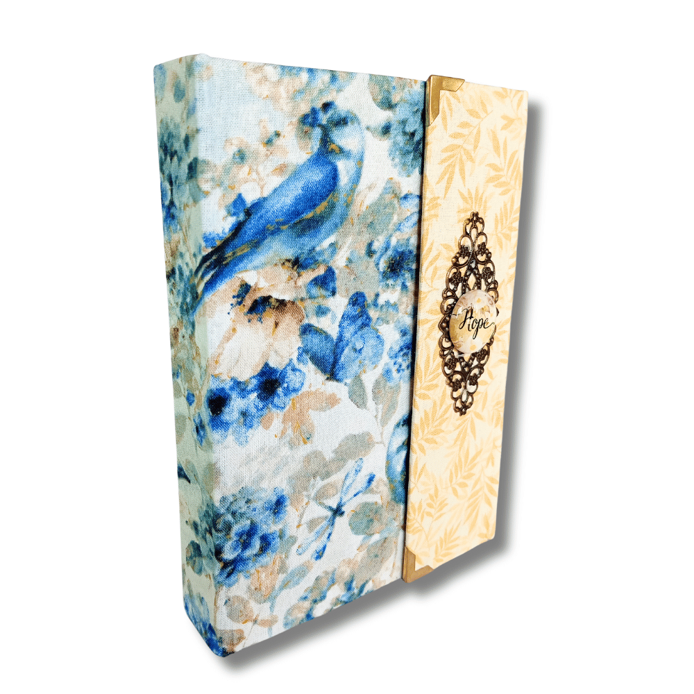 Biblia handmade, model 9, marime medie, inchidere cu clapeta, coperta tare textila, margini aurii, index, cuv. lui Isus cu rosu [SI 057 HM]