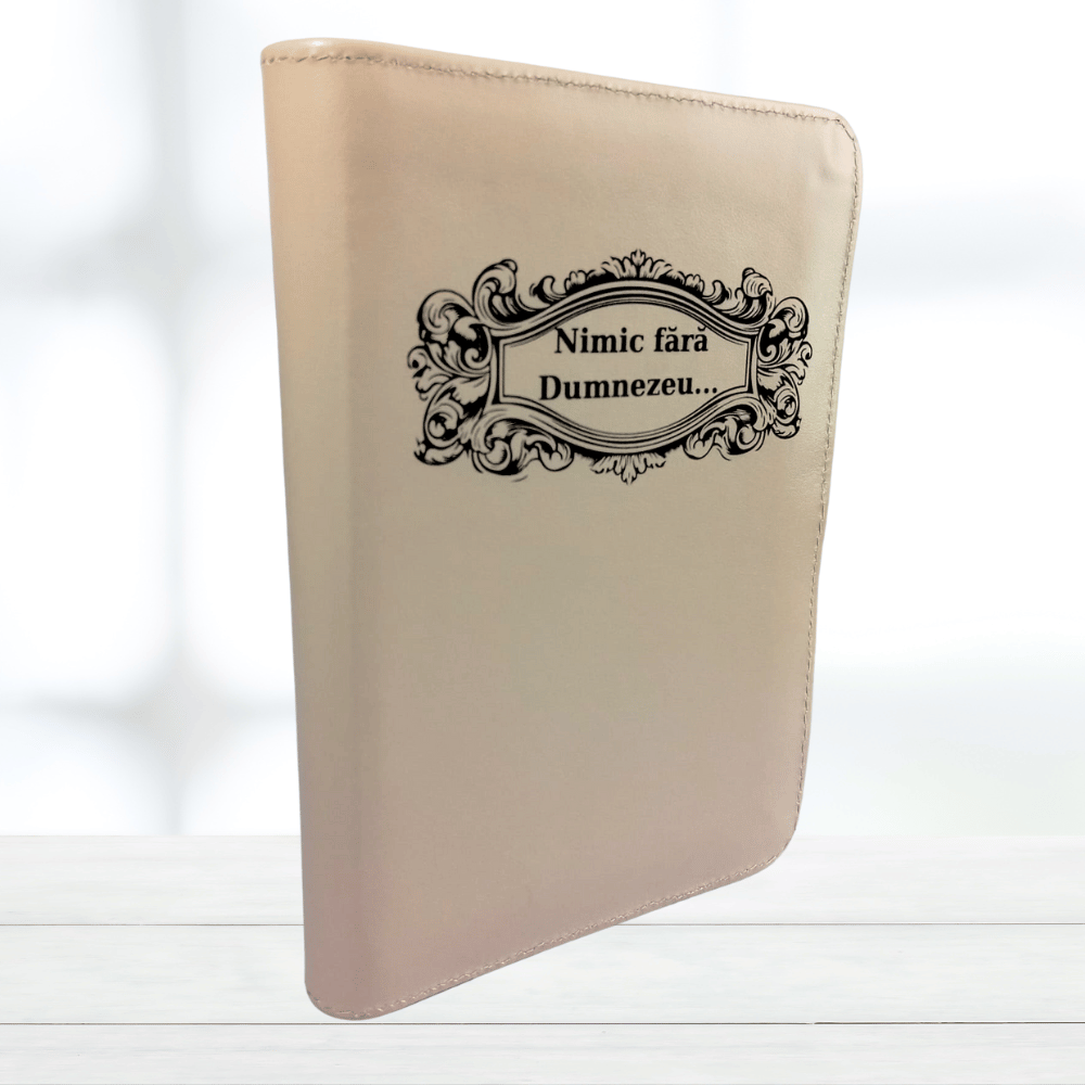 Biblie din piele gravată, model 13, marime medie,  crem, fermoar, index, margini aurii, cuv. lui Isus cu rosu [SB 057 PFI]