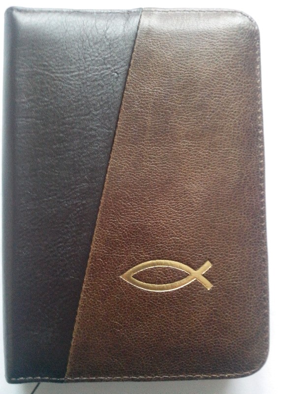 Biblie din piele, mica, brun inchis/brun deschis, fermoar cu peste [043]