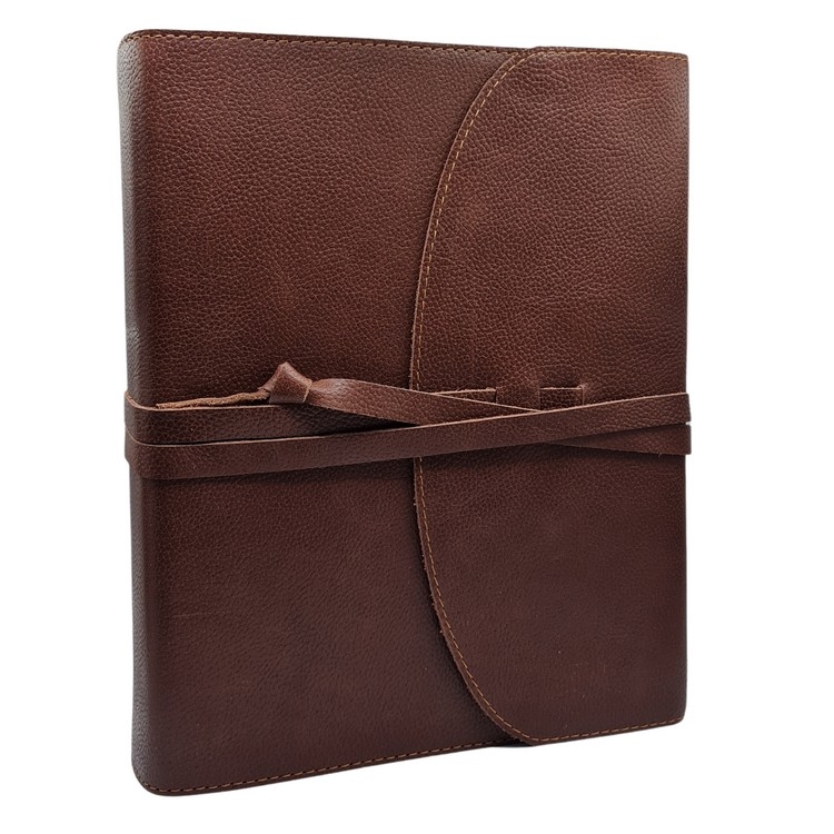 Biblia de studiu inductiv (trad. D. Cornilescu), piele naturala, maro, cu clapetă și șnur Biblia de studiu inductiv (trad. D. Cornilescu), piele naturala, maro, cu clapetă și șnur